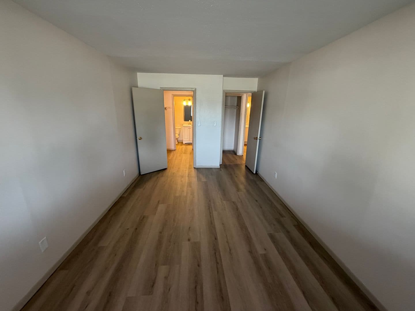 Green Bay Apartment: 1670 Shawano Ave
