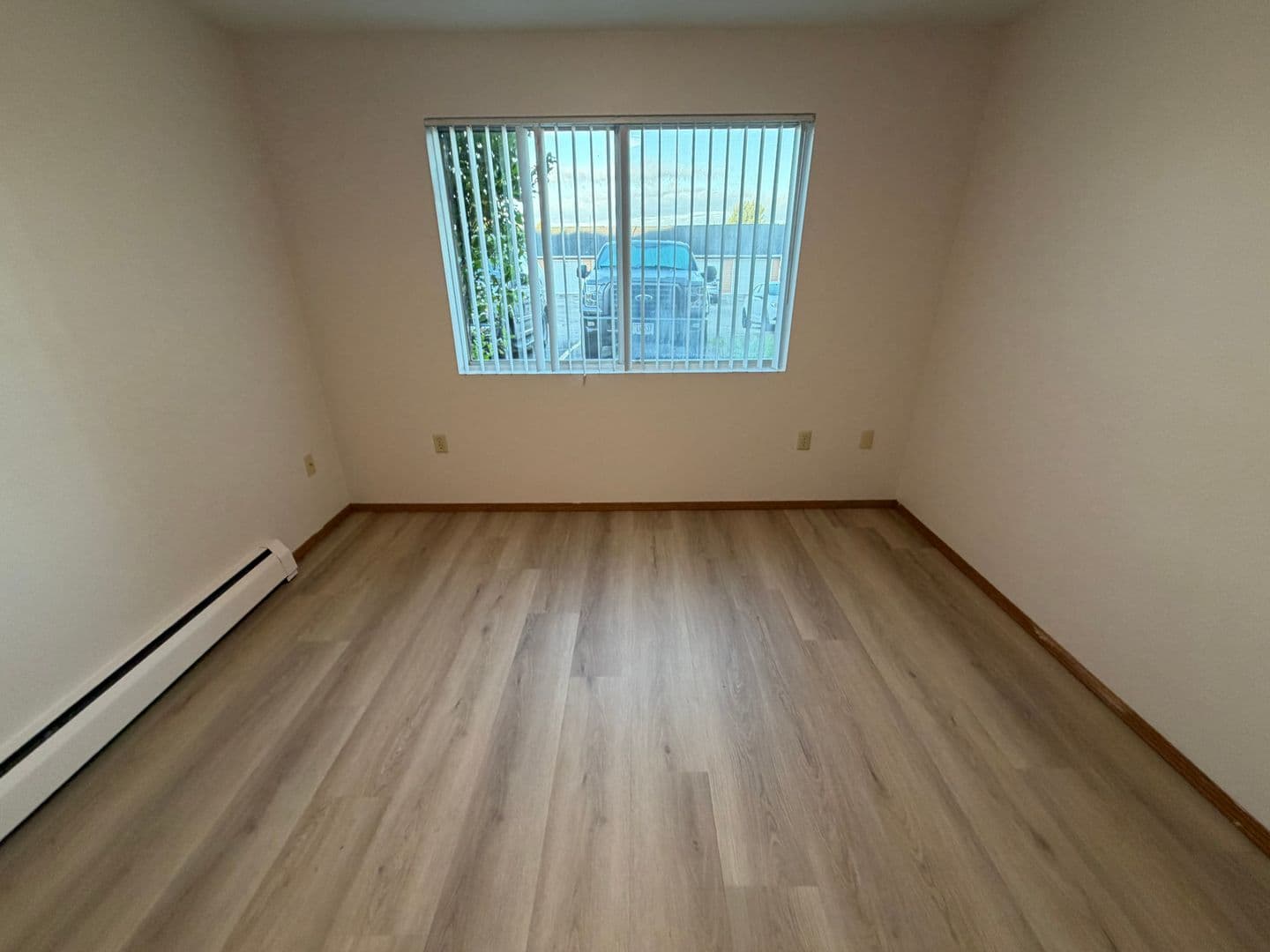 Green Bay Apartment: 2721 Humboldt Rd