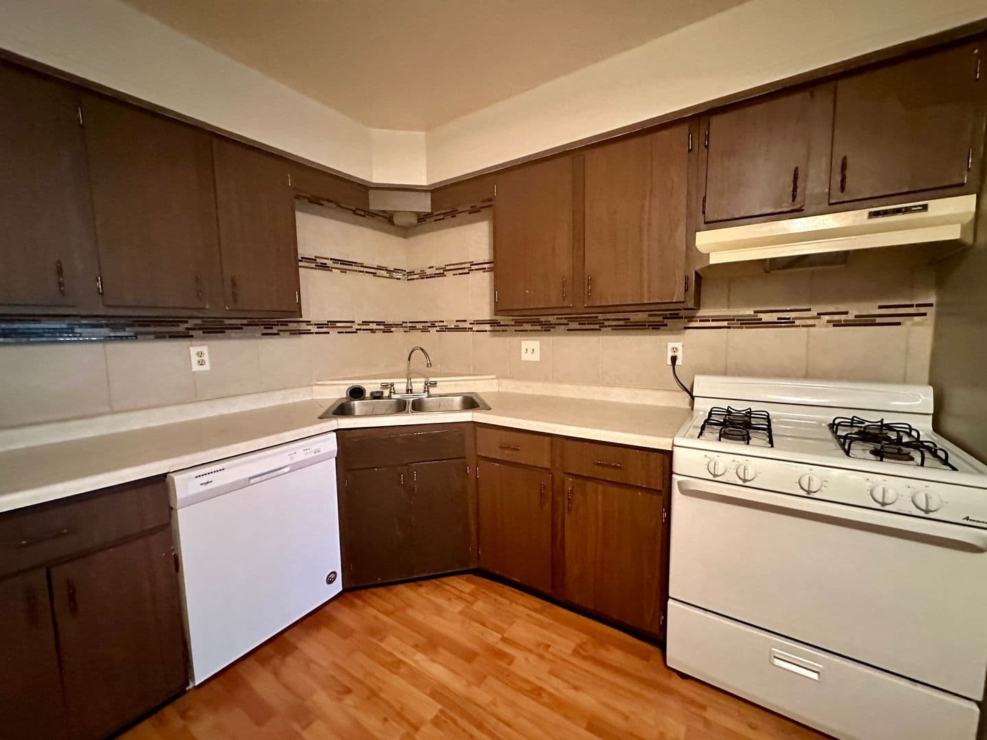 Germantown Apartment: N113 W15479 Francese Dr.