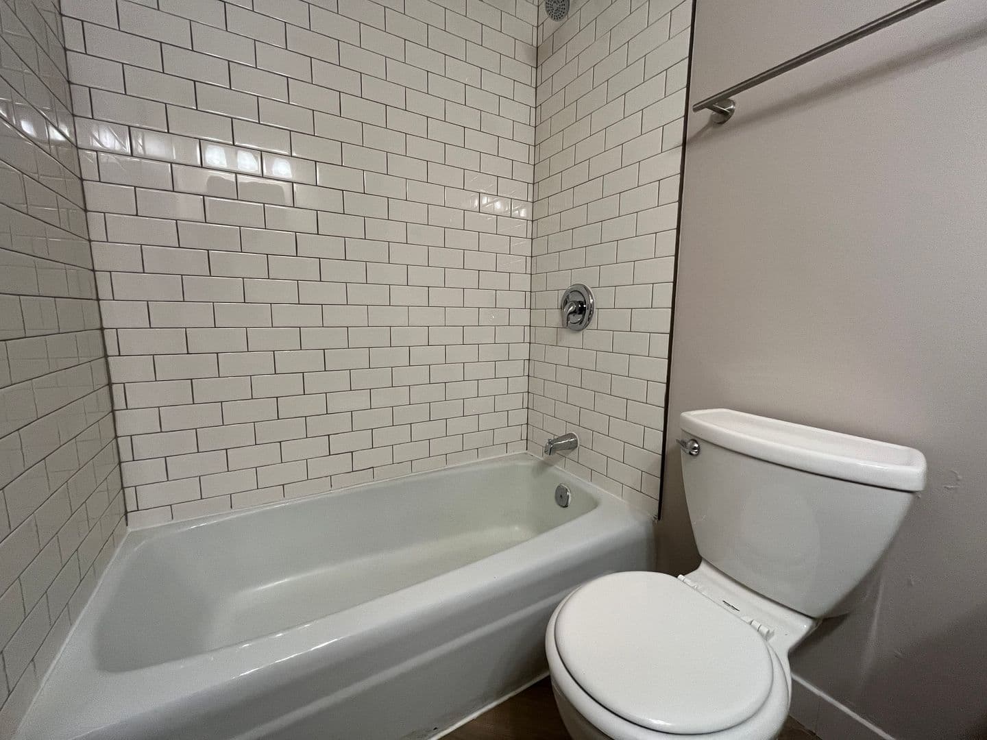 Milwaukee Apartment: 4246 S 60th St