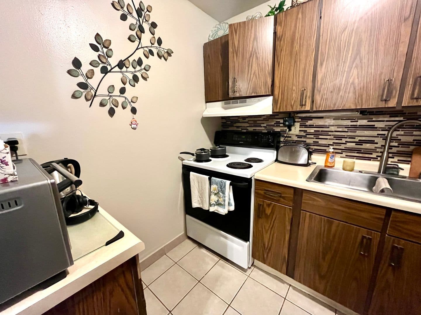Germantown Apartment: N111 W15651-15655 Vienna Court