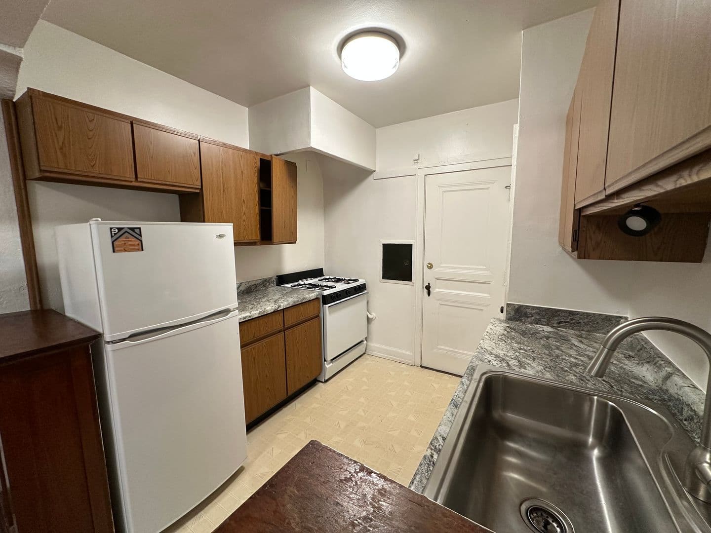 Shorewood Apartment: 4480 N Oakland Ave
