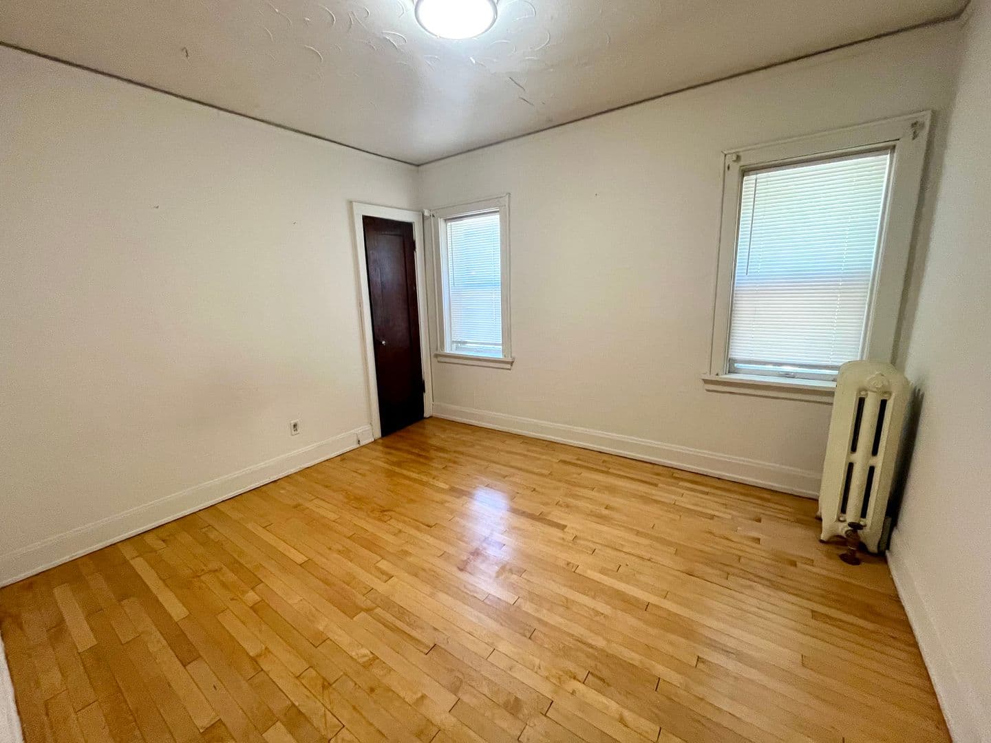 Shorewood Apartment: 1806 E Kenmore Pl