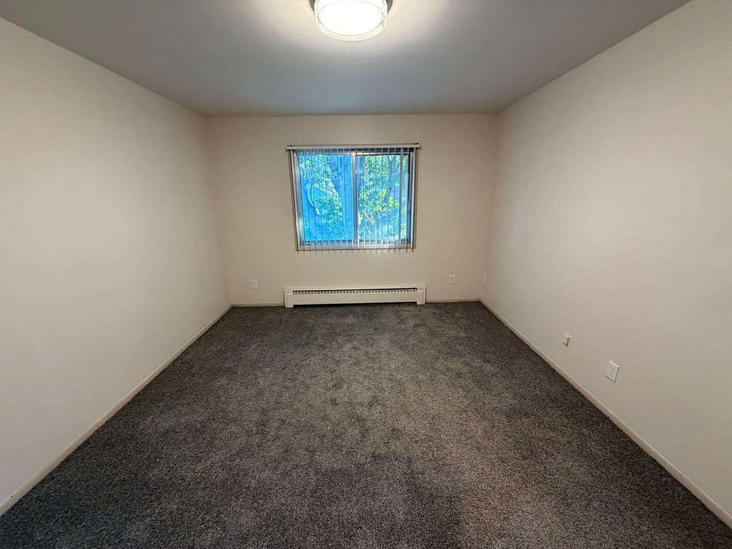 Green Bay Apartment: 1686 Shawano Ave