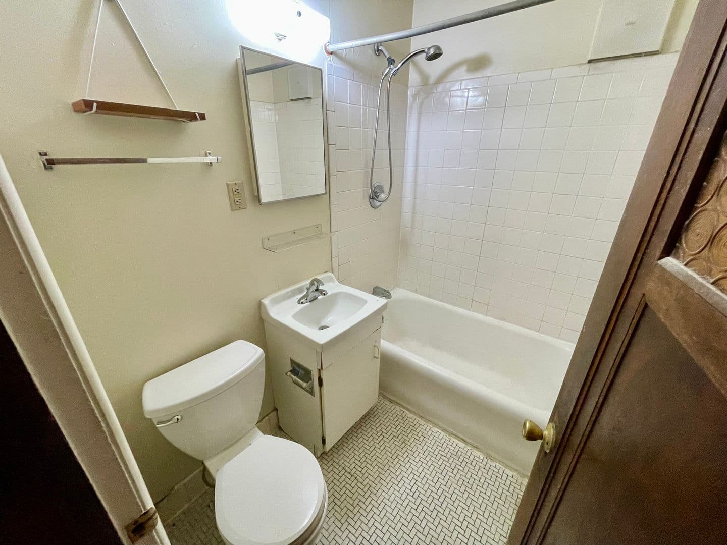 Milwaukee Apartment: 1805 E Park Pl.