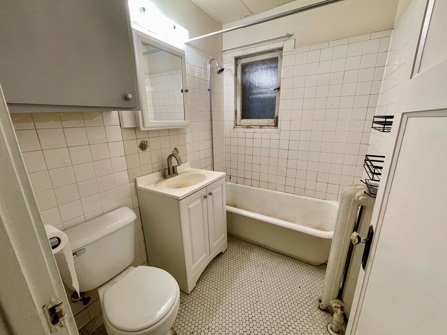 Milwaukee Apartment: 2011 E Park Place