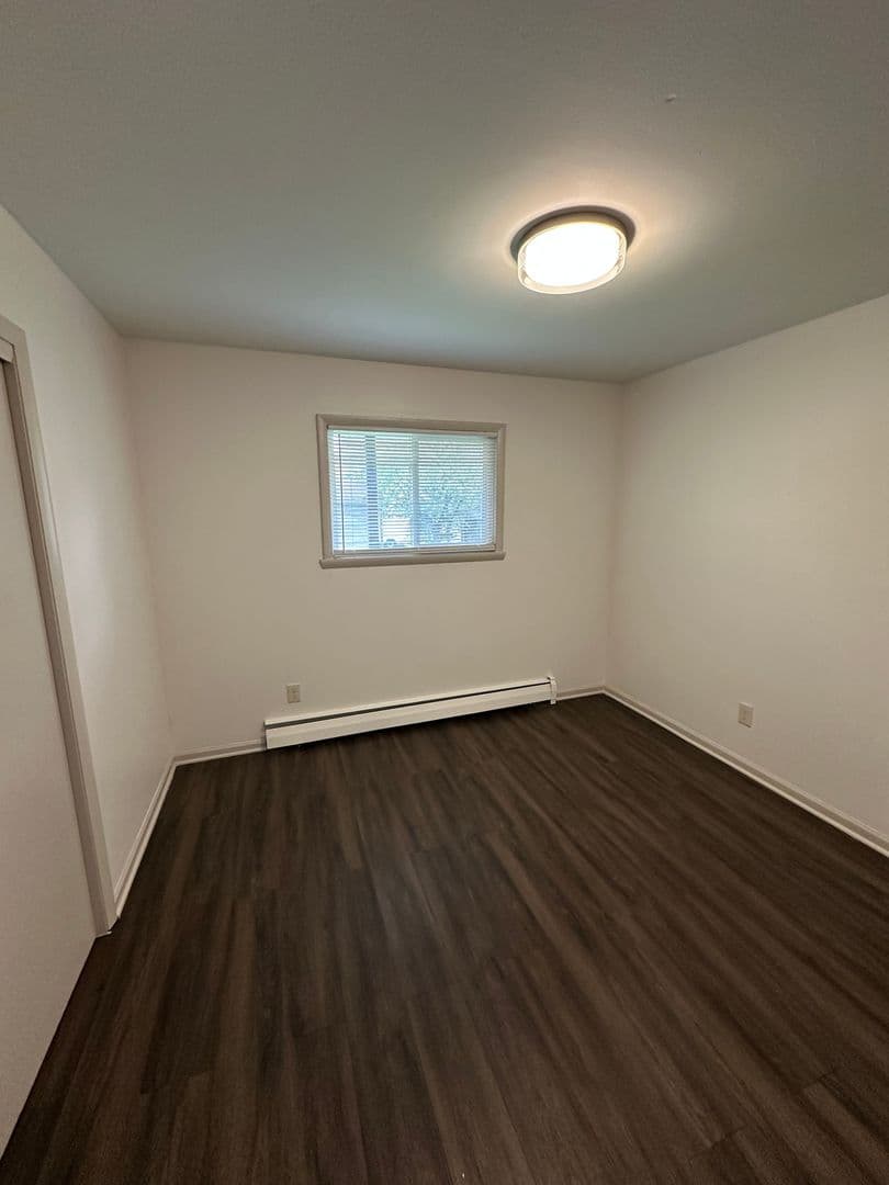 Milwaukee Apartment: 1422 S 7th St
