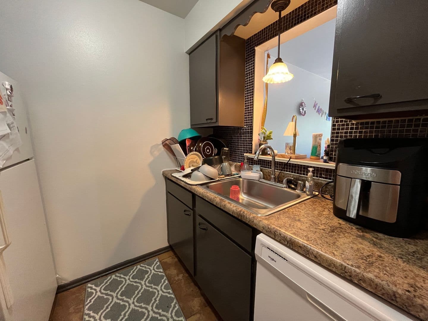 West Allis Apartment: 2853 S 106th St