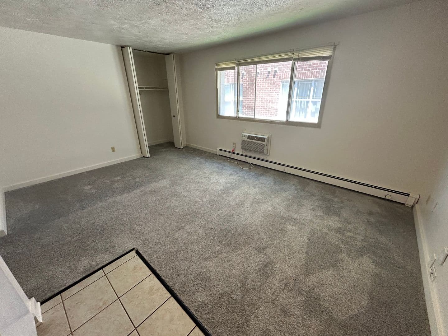 Milwaukee Apartment: 1601 N Farwell Ave