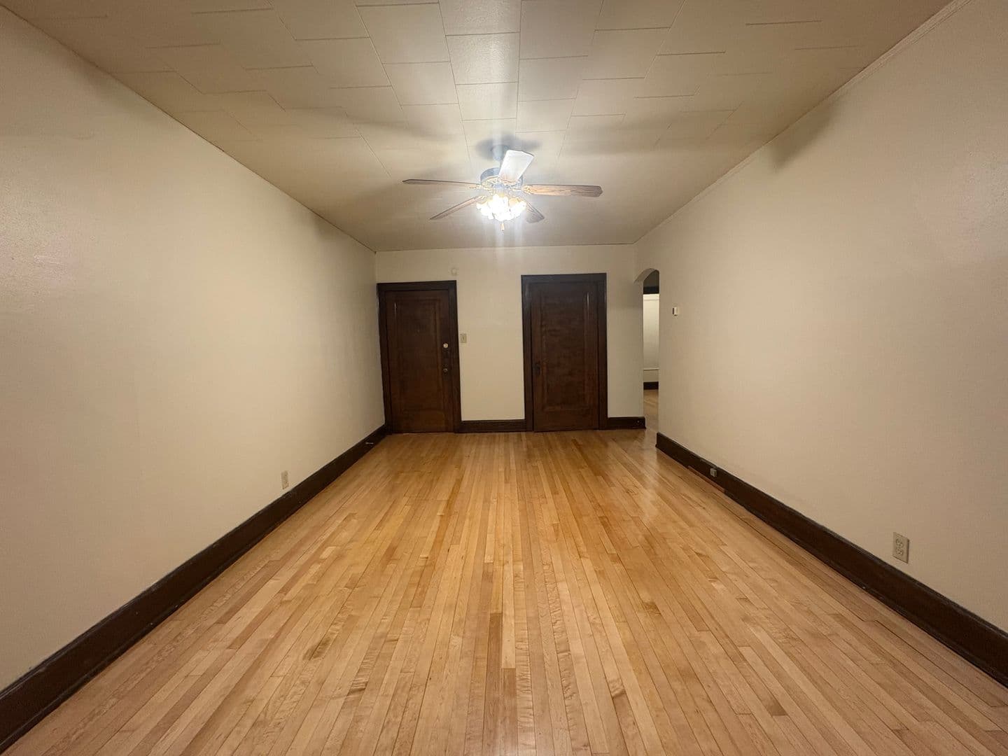 Milwaukee Apartment: 2637 N Cramer St