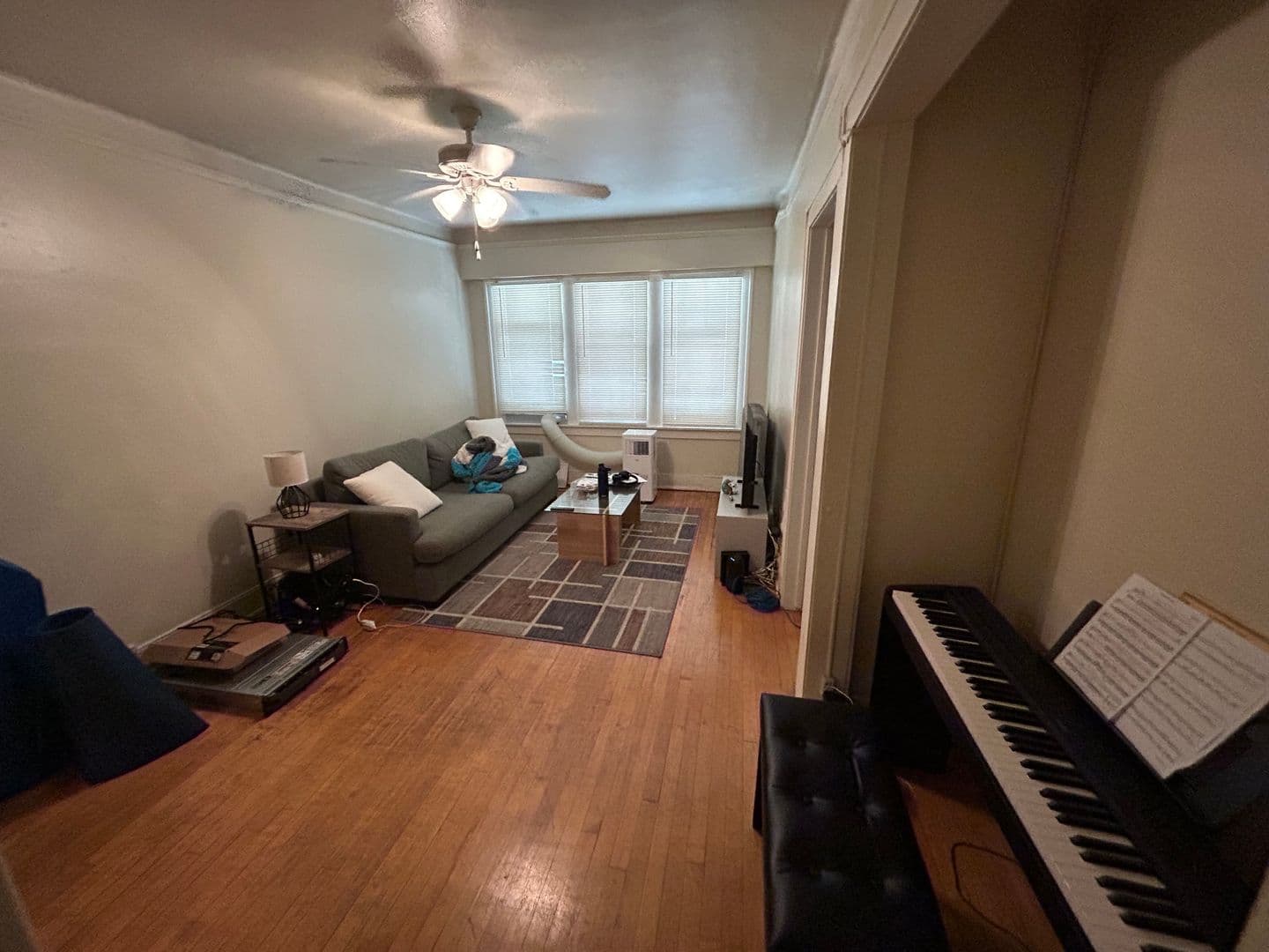 Milwaukee Apartment: 903 E Kilbourn Ave