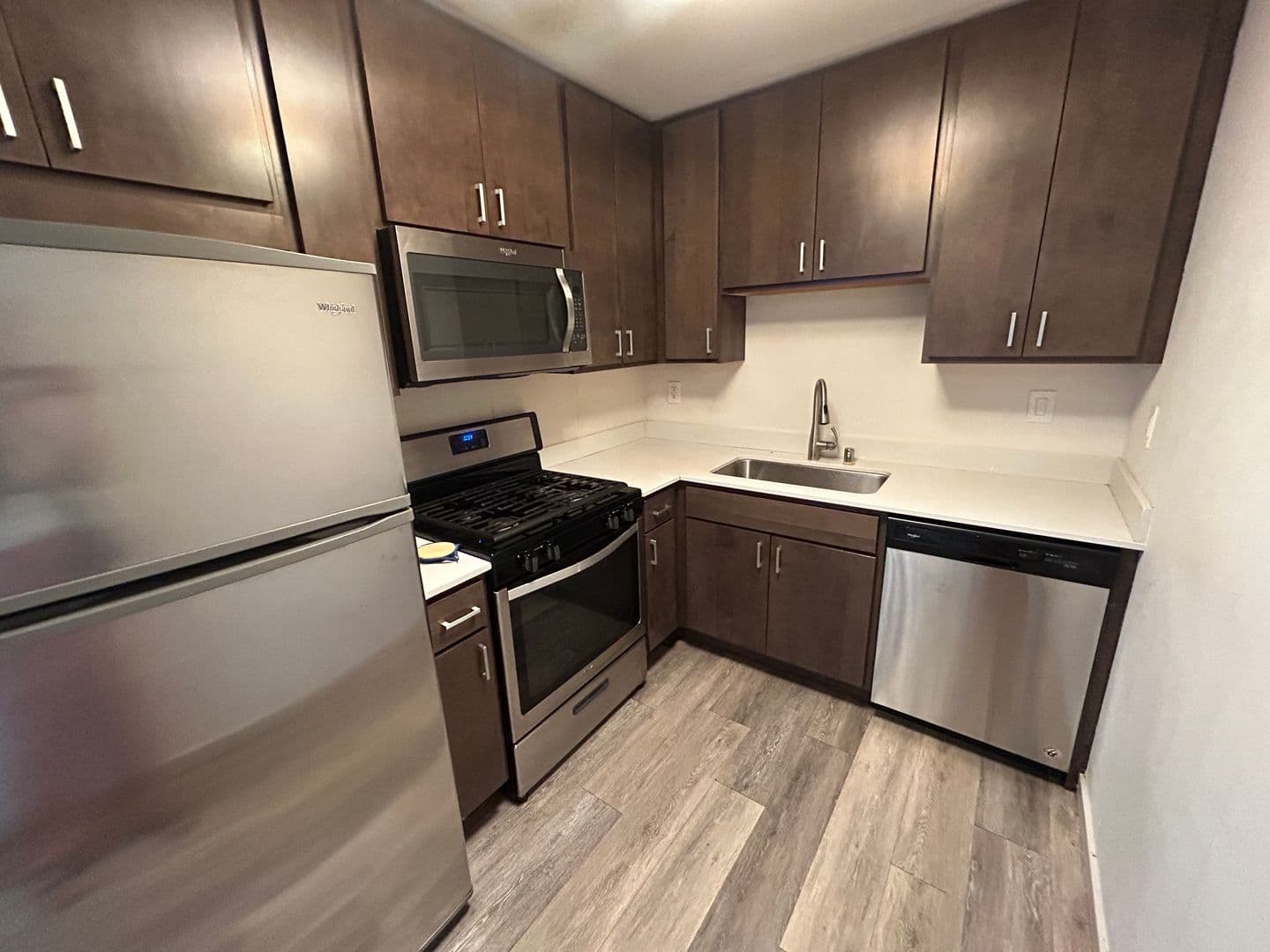 Milwaukee Apartment: 2867 S. Kinnickinnic Ave.
