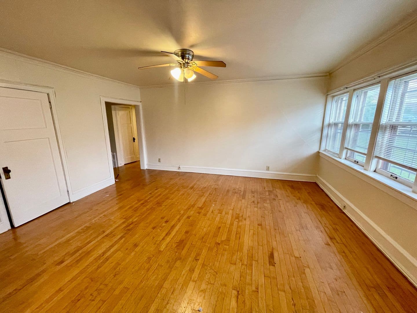 Milwaukee Apartment: 2011 E Park Place