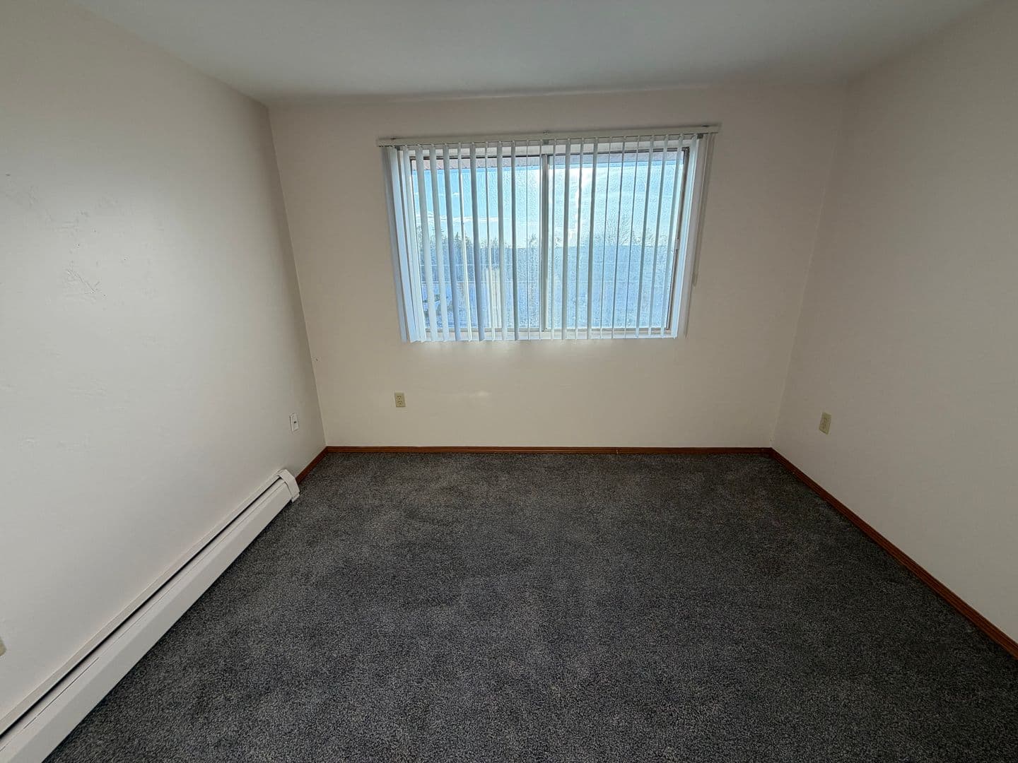Green Bay Apartment: 2721 Humboldt Rd