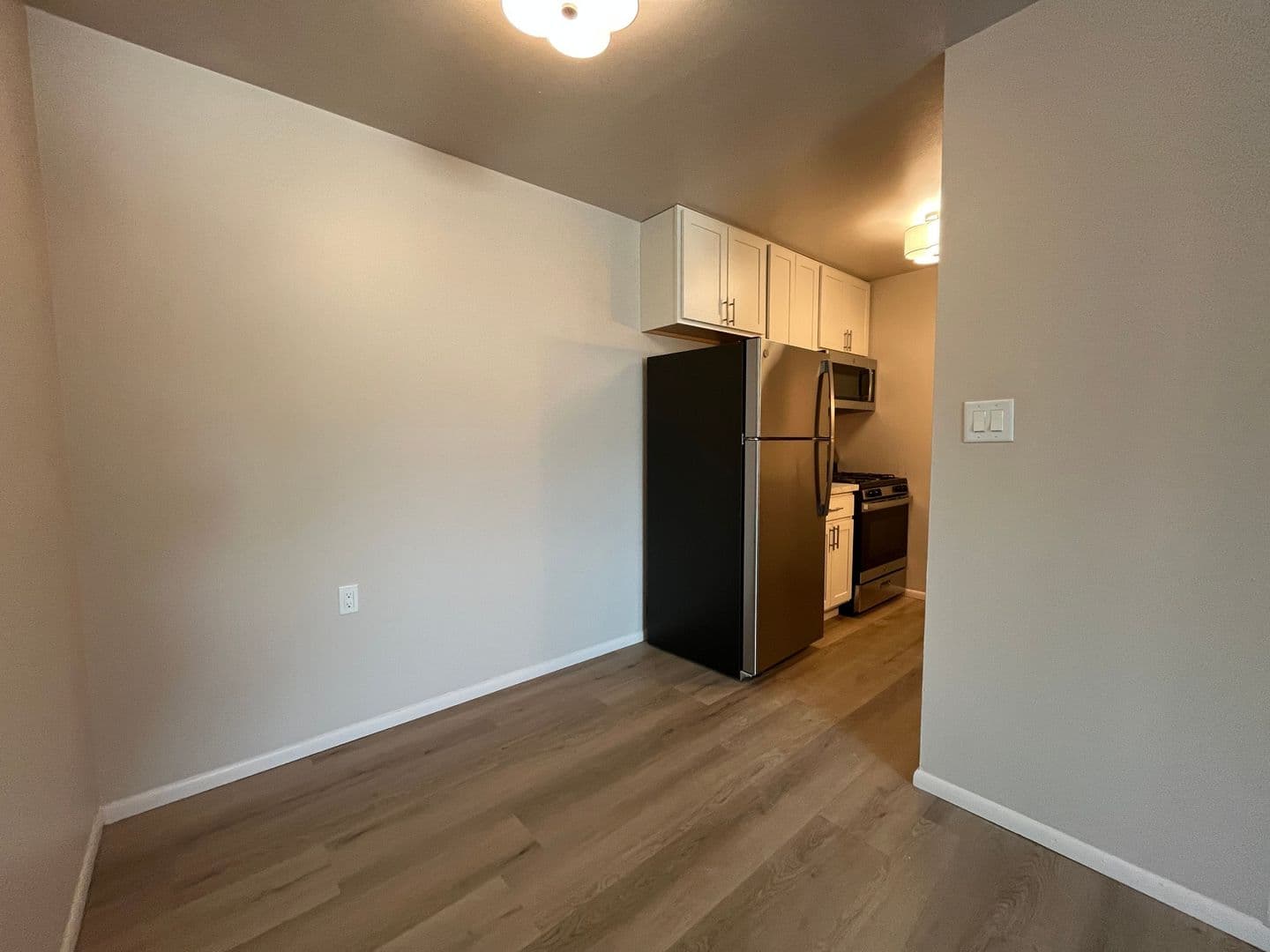 Milwaukee Apartment: 4246 S 60th St