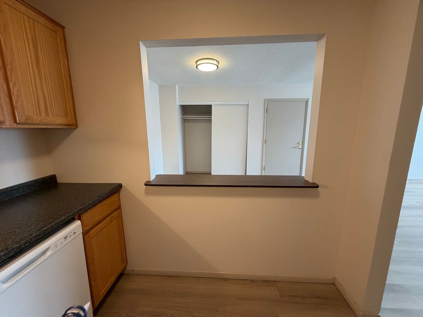 Green Bay Apartment: 1688 Shawano Ave