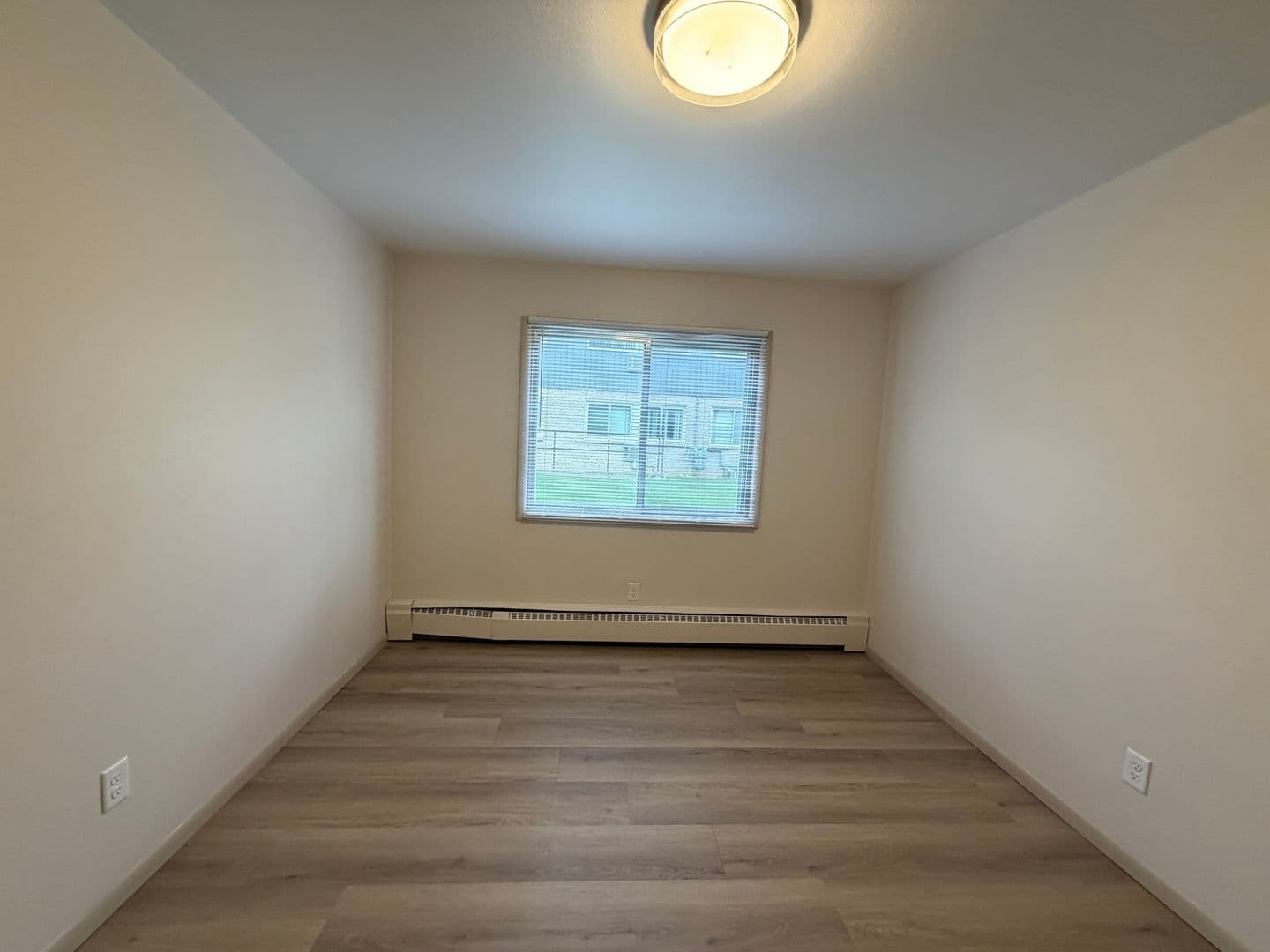 Green Bay Apartment: 1694 Shawano Ave