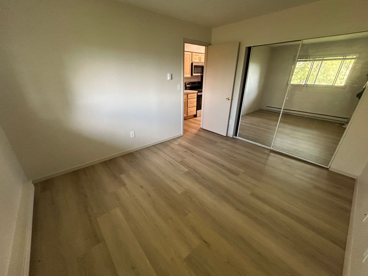 Menasha Apartment: 988 Third Street