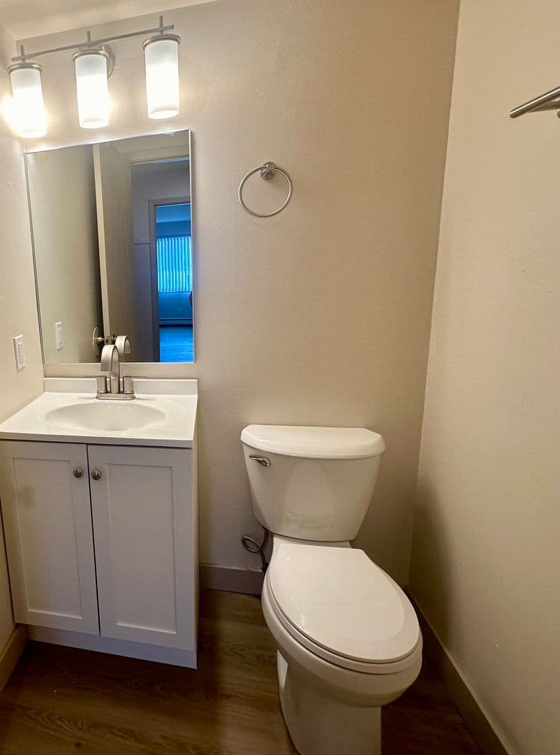 Green Bay Apartment: 1670 Shawano Ave