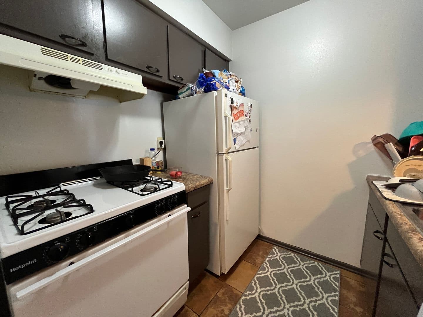 West Allis Apartment: 2853 S 106th St