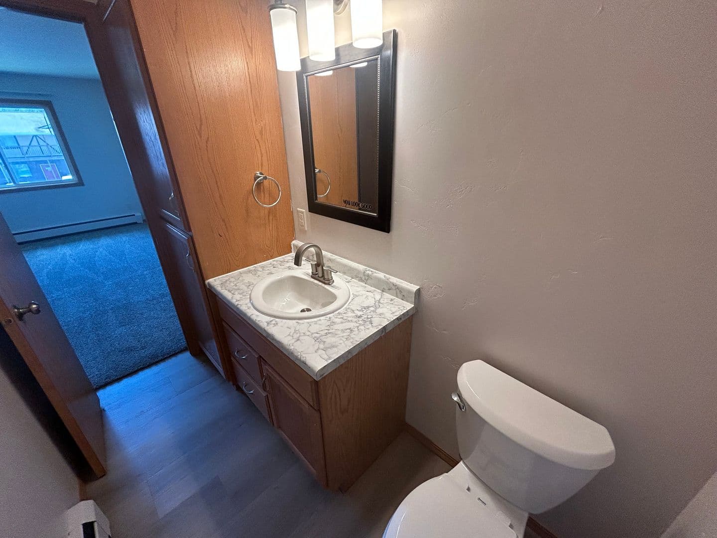 Menasha Apartment: 992 Third Street