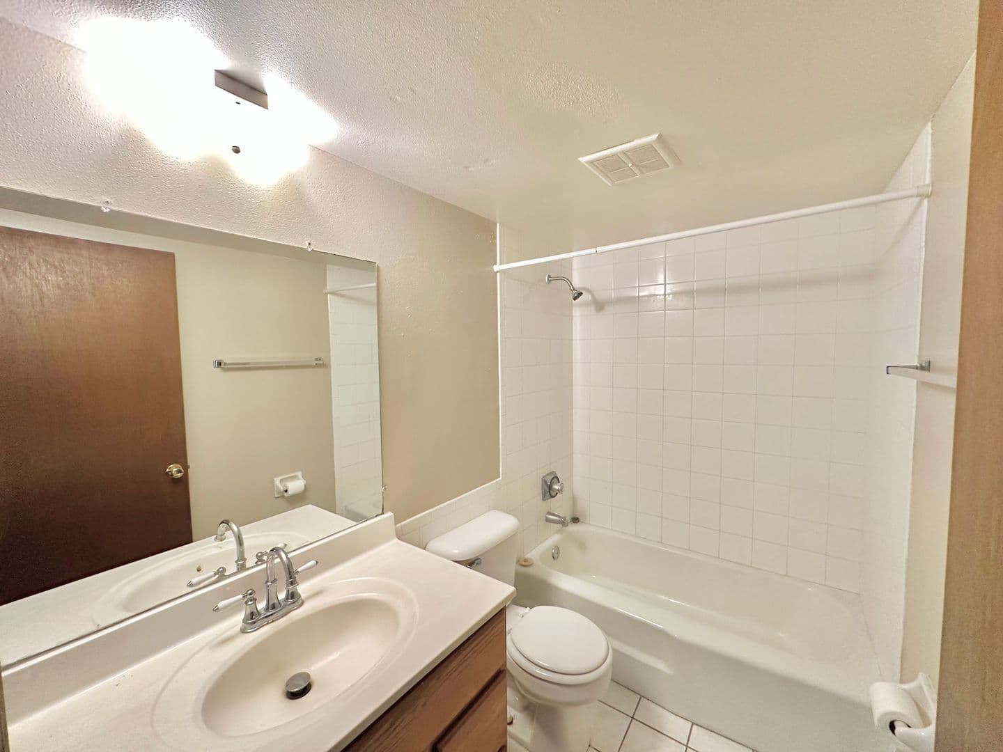 Germantown Apartment: N114W15846 Sylvan Circle