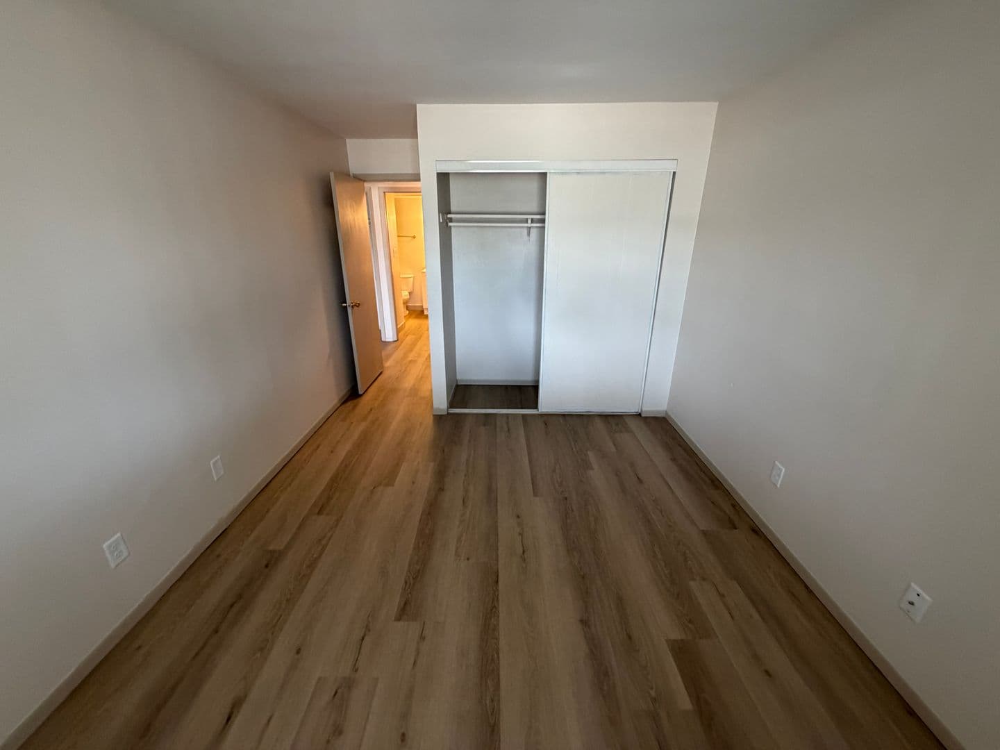 Green Bay Apartment: 1686 Shawano Ave