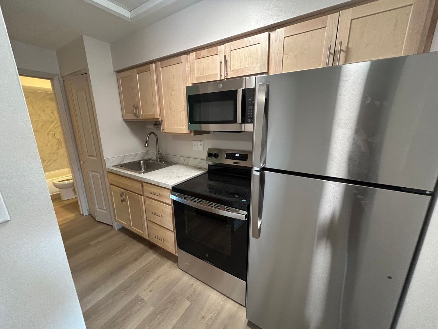 Menasha Apartment: 988 Third Street