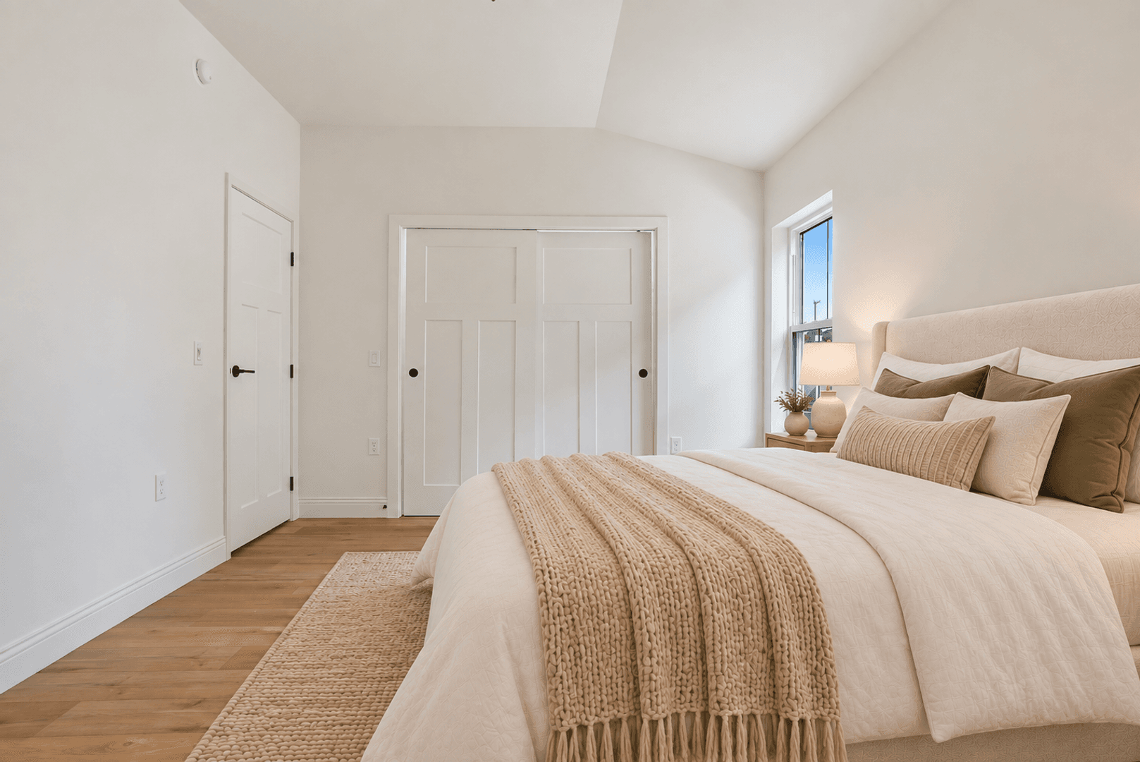 Slinger Apartment: 115 Kettle Moraine Drive S.
