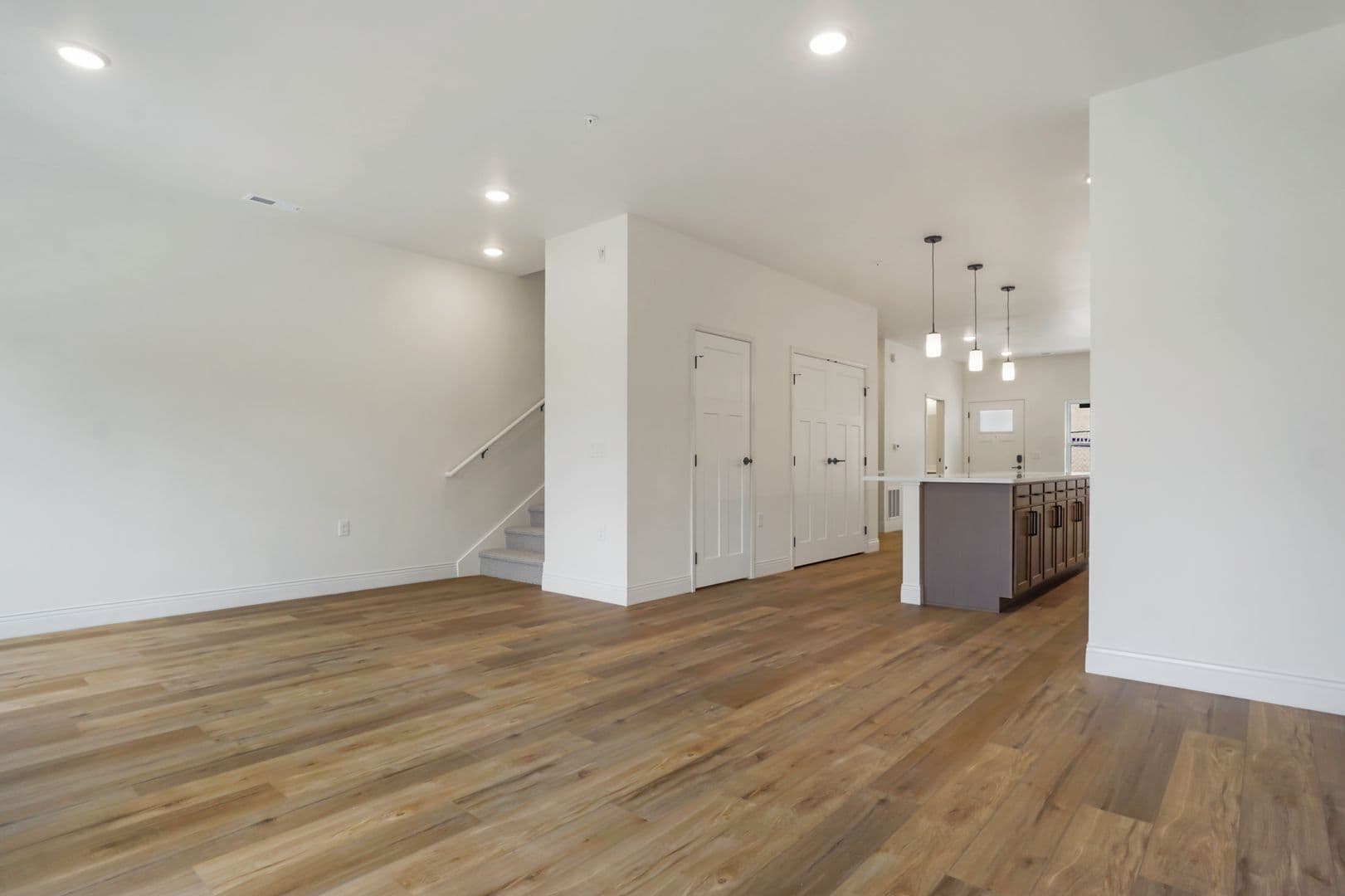 Slinger Apartment: 115 Kettle Moraine Drive S.