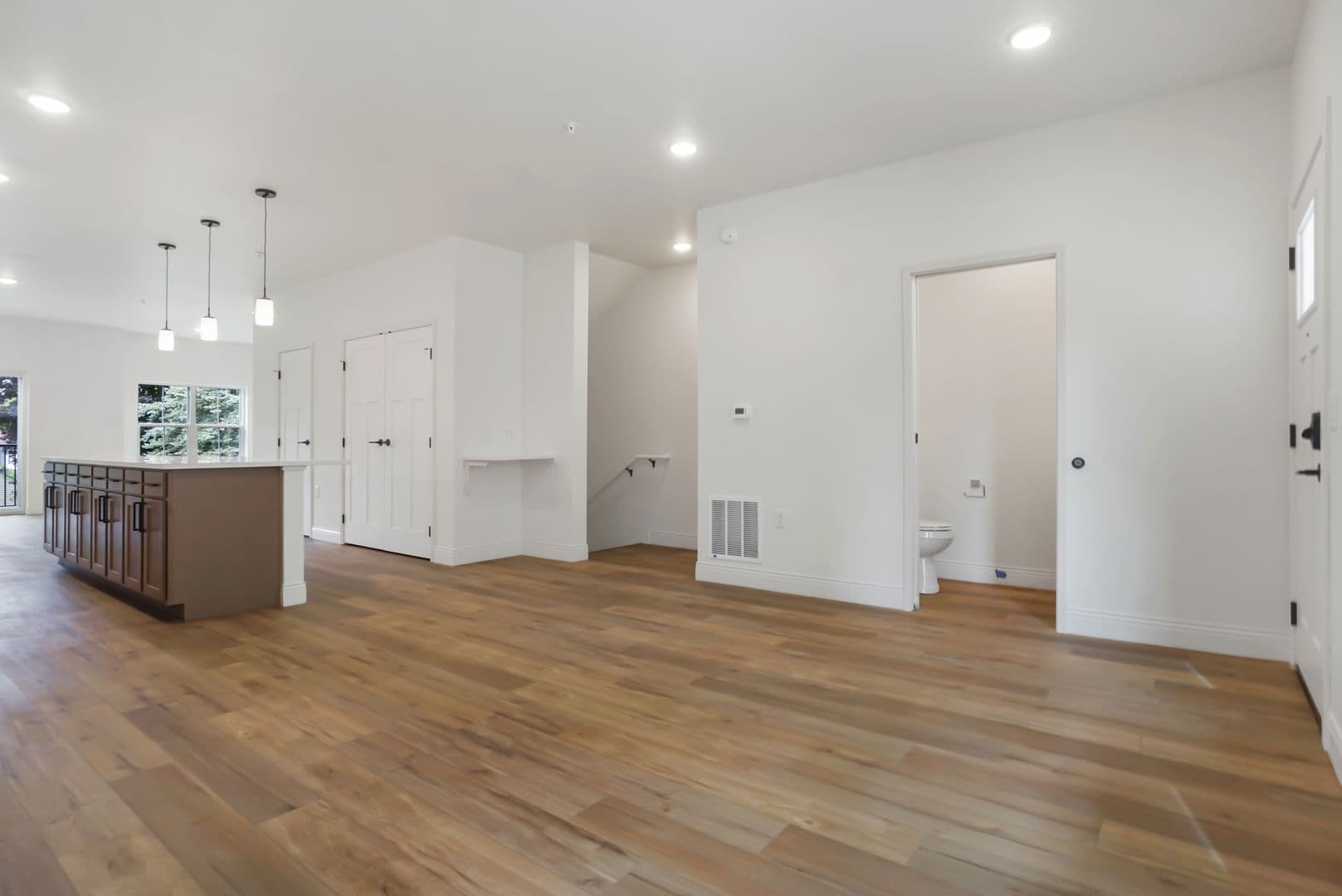 Slinger Apartment: 115 Kettle Moraine Drive S.