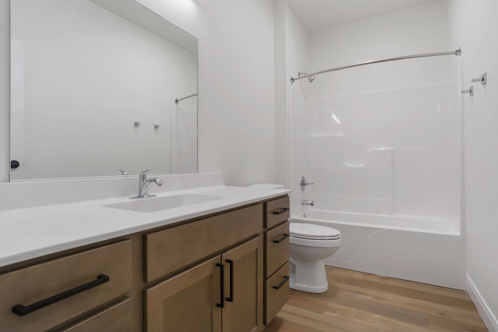 Slinger Apartment: 115 Kettle Moraine Drive S.