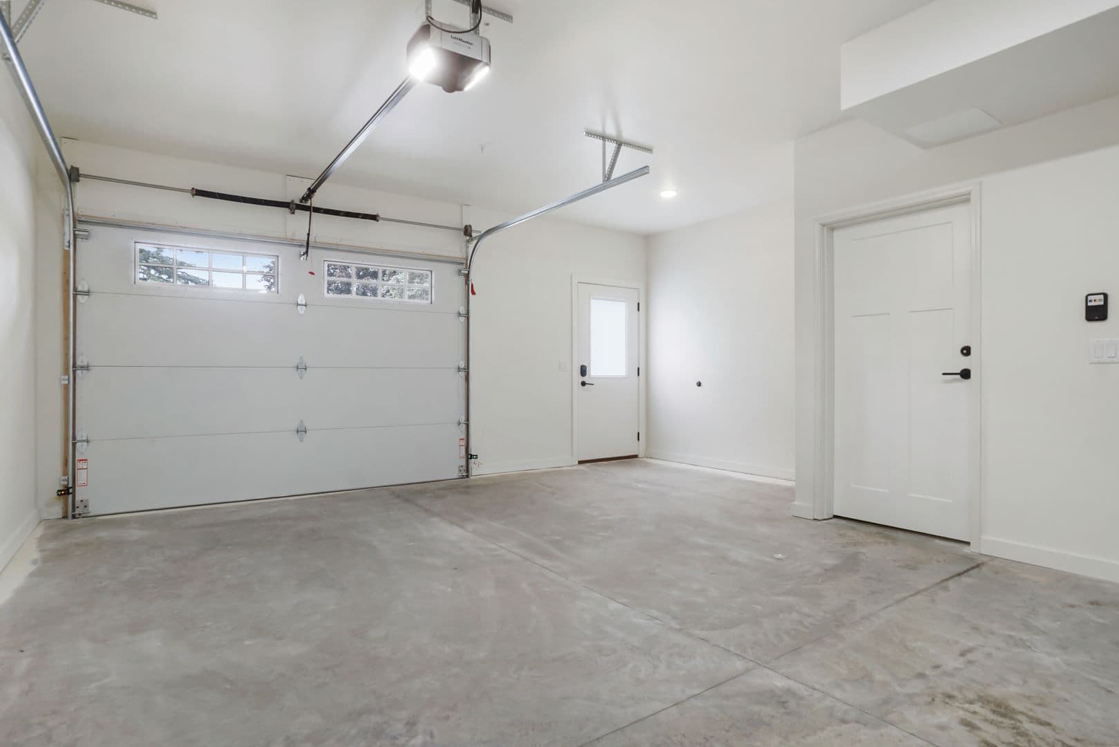Slinger Apartment: 115 Kettle Moraine Drive S.
