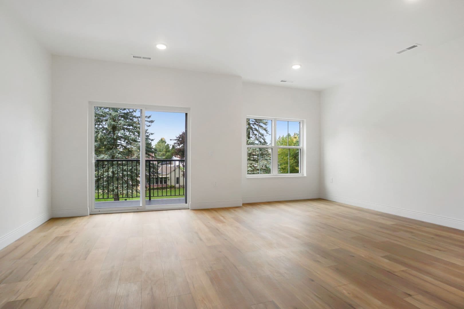 Slinger Apartment: 115 Kettle Moraine Drive S.