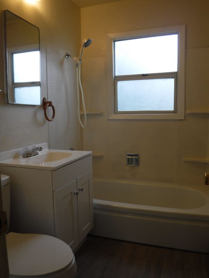 REDDING Apartment: 2222 CALIFORNIA STREET