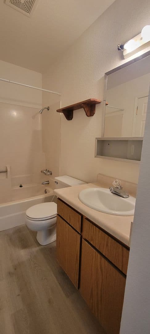 REDDING Apartment: 1631 BRAMBLE PL
