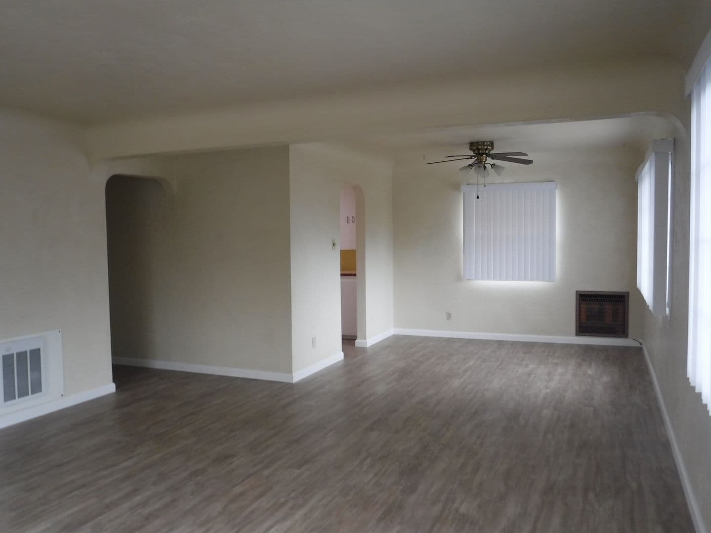 REDDING Apartment: 2222 CALIFORNIA STREET