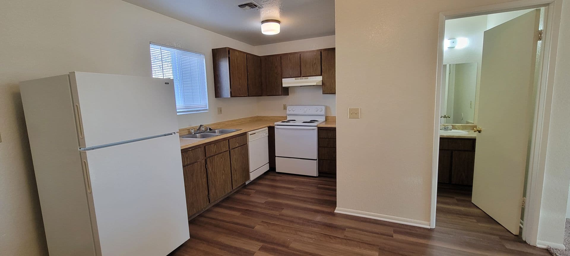 REDDING Apartment: 880 SHILOH CT