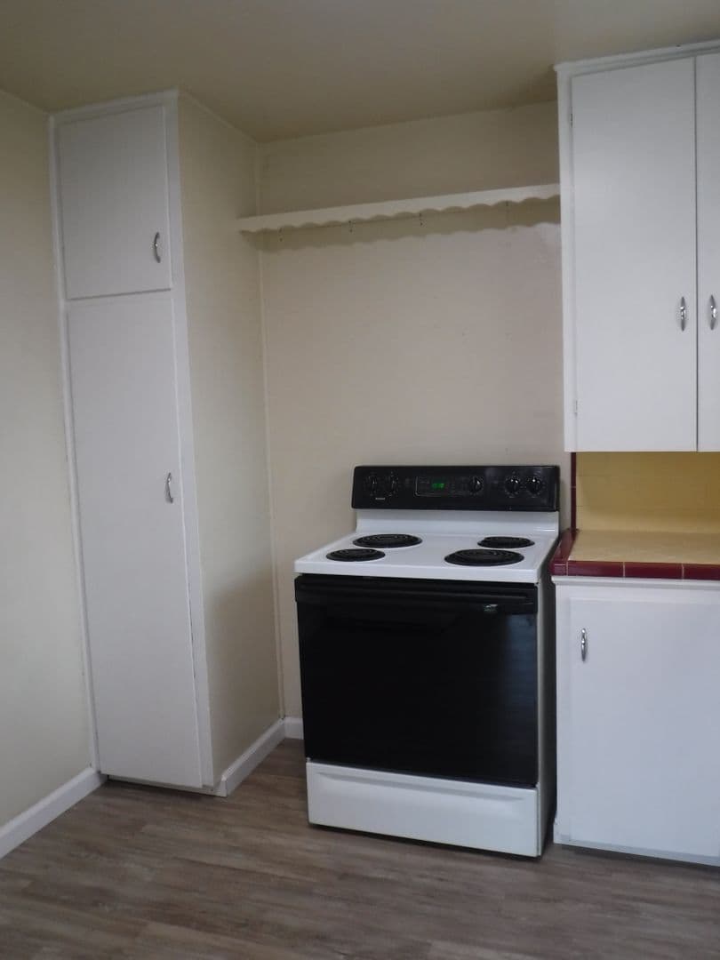 REDDING Apartment: 2222 CALIFORNIA STREET