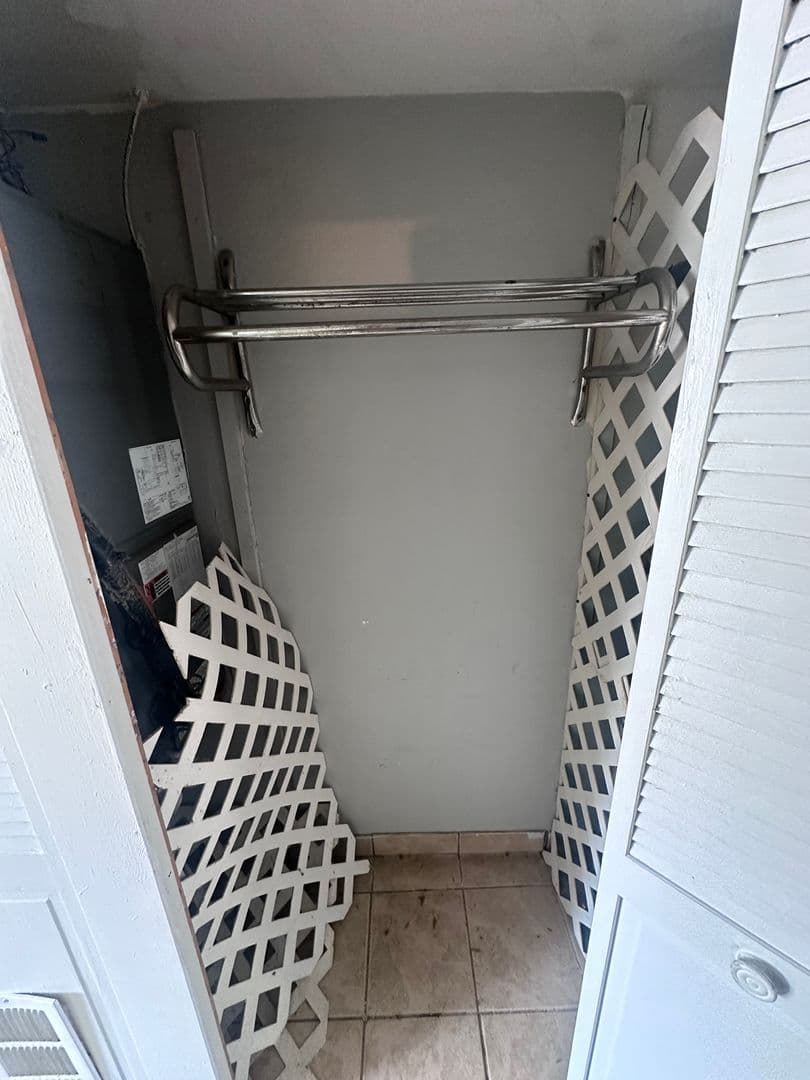 Newport News Apartment: 15910 Warwick Blvd