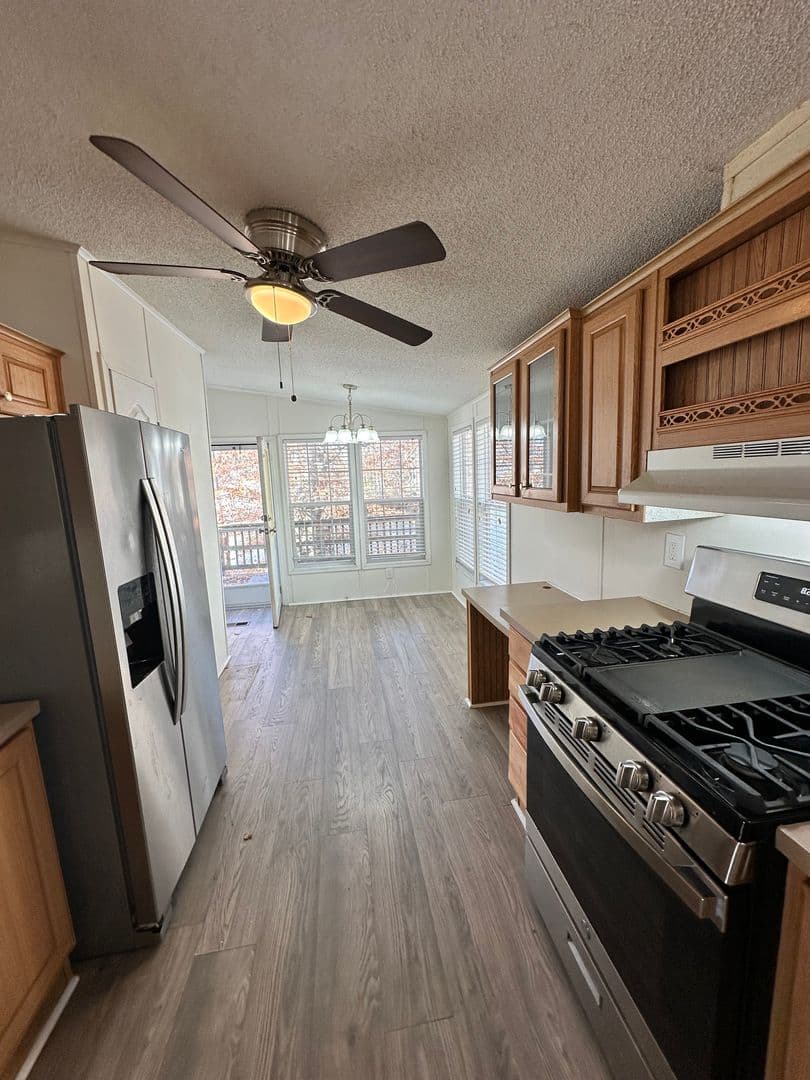 Suffolk Apartment: 261 Burnett Way