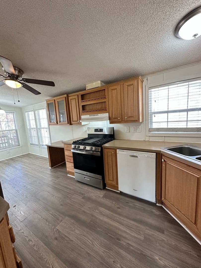 Suffolk Apartment: 261 Burnett Way