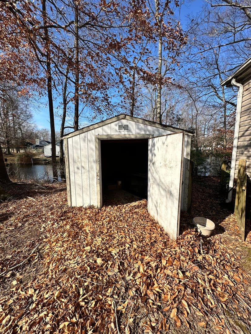 Suffolk Apartment: 261 Burnett Way