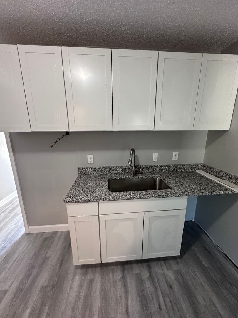 Newport News Apartment: 15910 Warwick Blvd