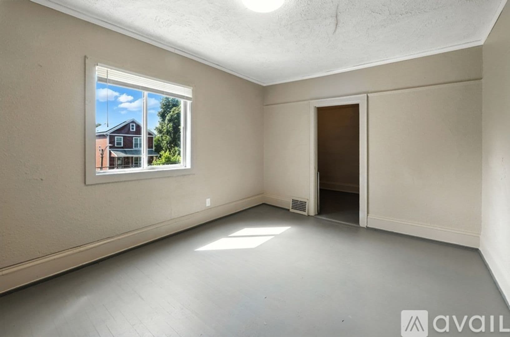 Milwaukee Apartment: 3402 N 3rd St