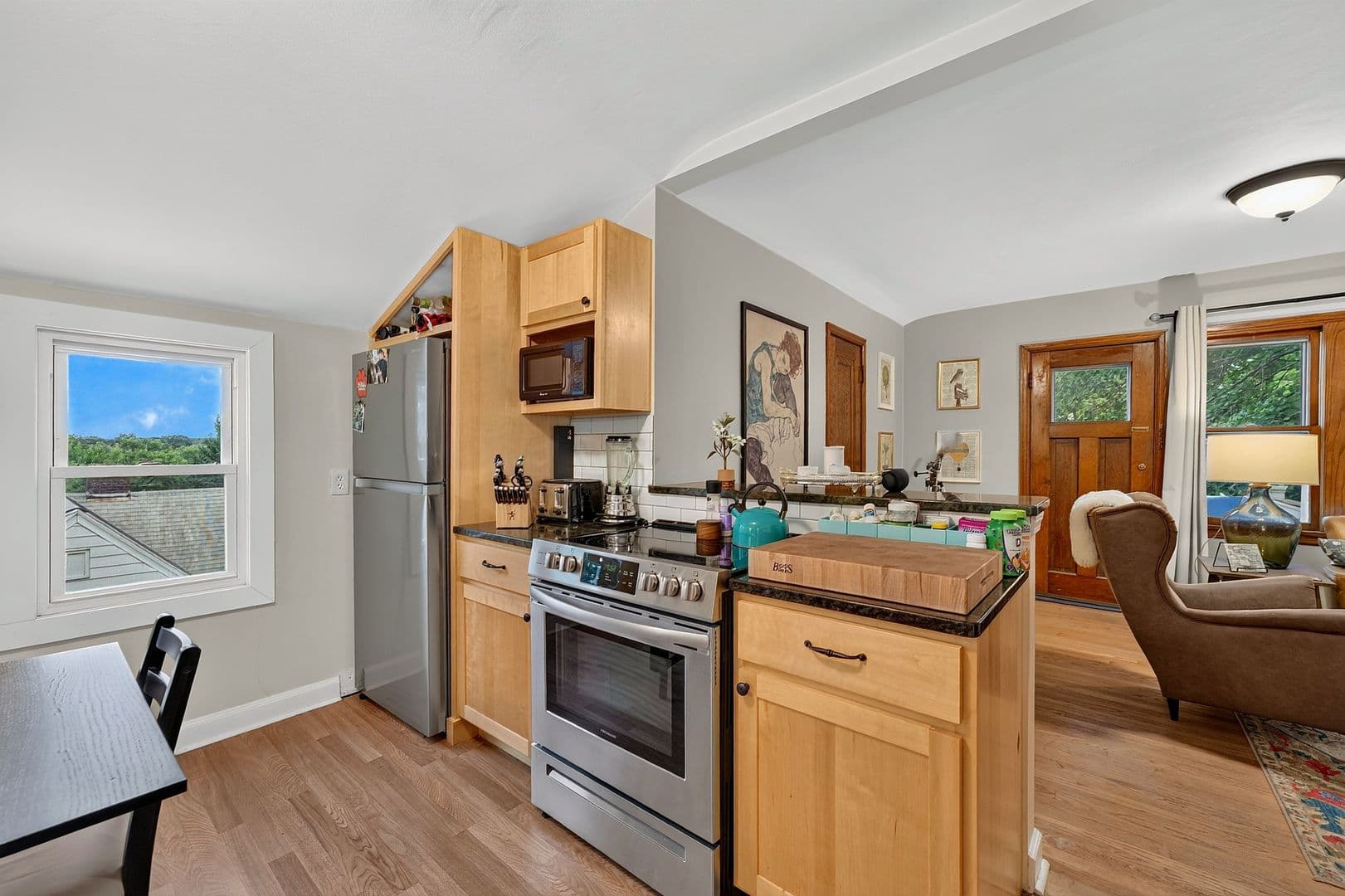 Wauwatosa Apartment: 1424 N 70th St