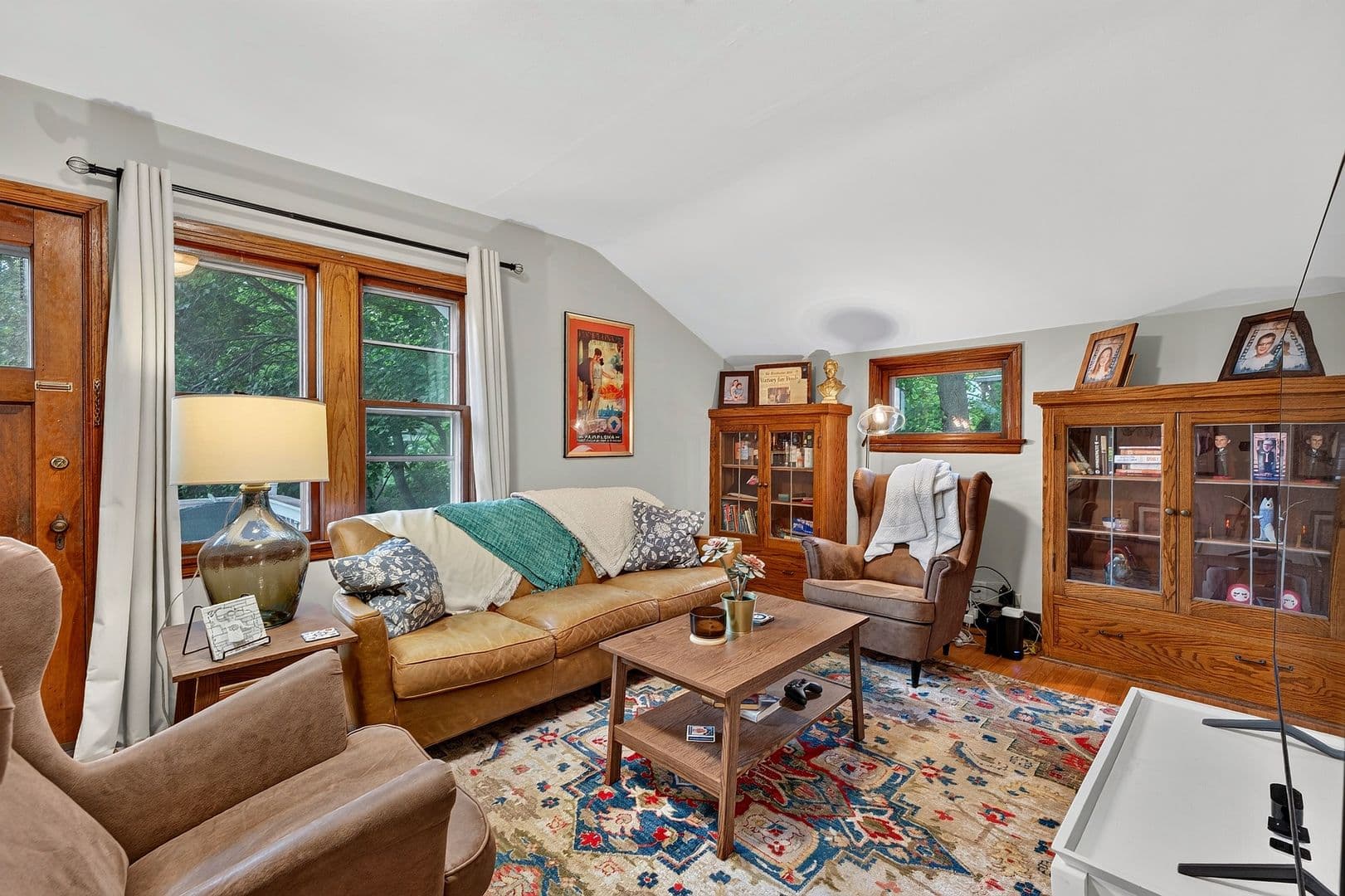 Wauwatosa Apartment: 1424 N 70th St