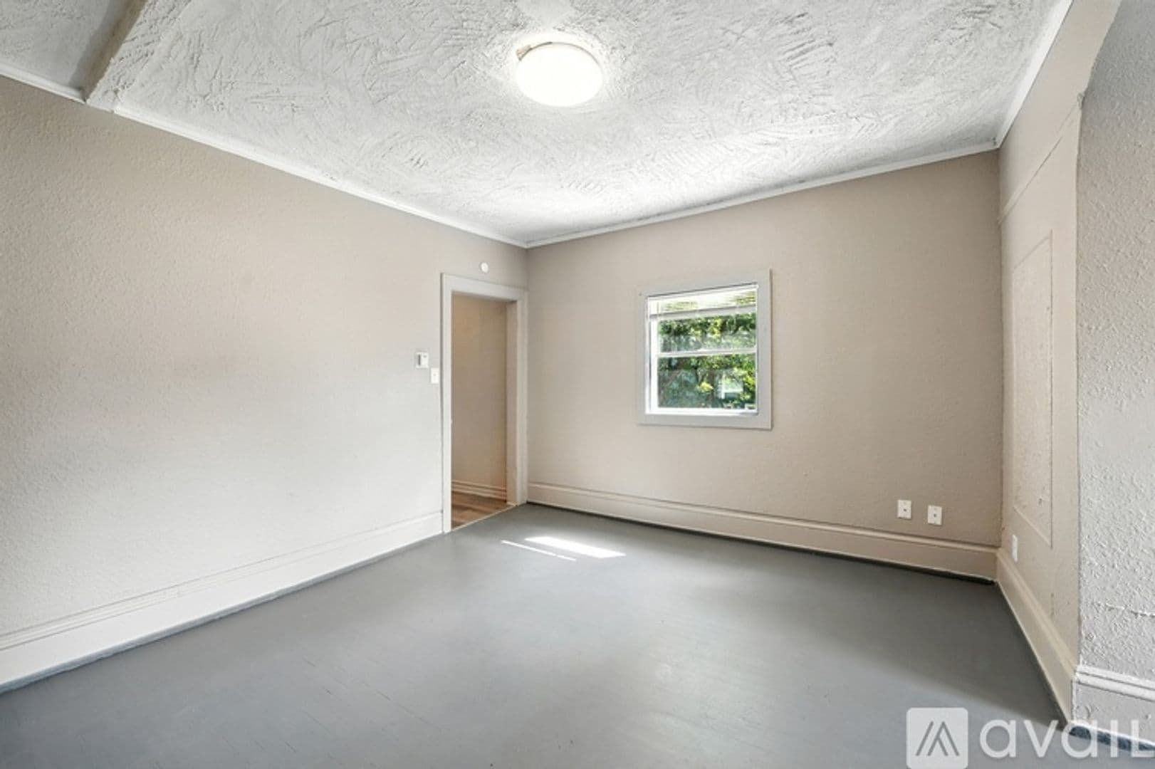 Milwaukee Apartment: 3402 N 3rd St