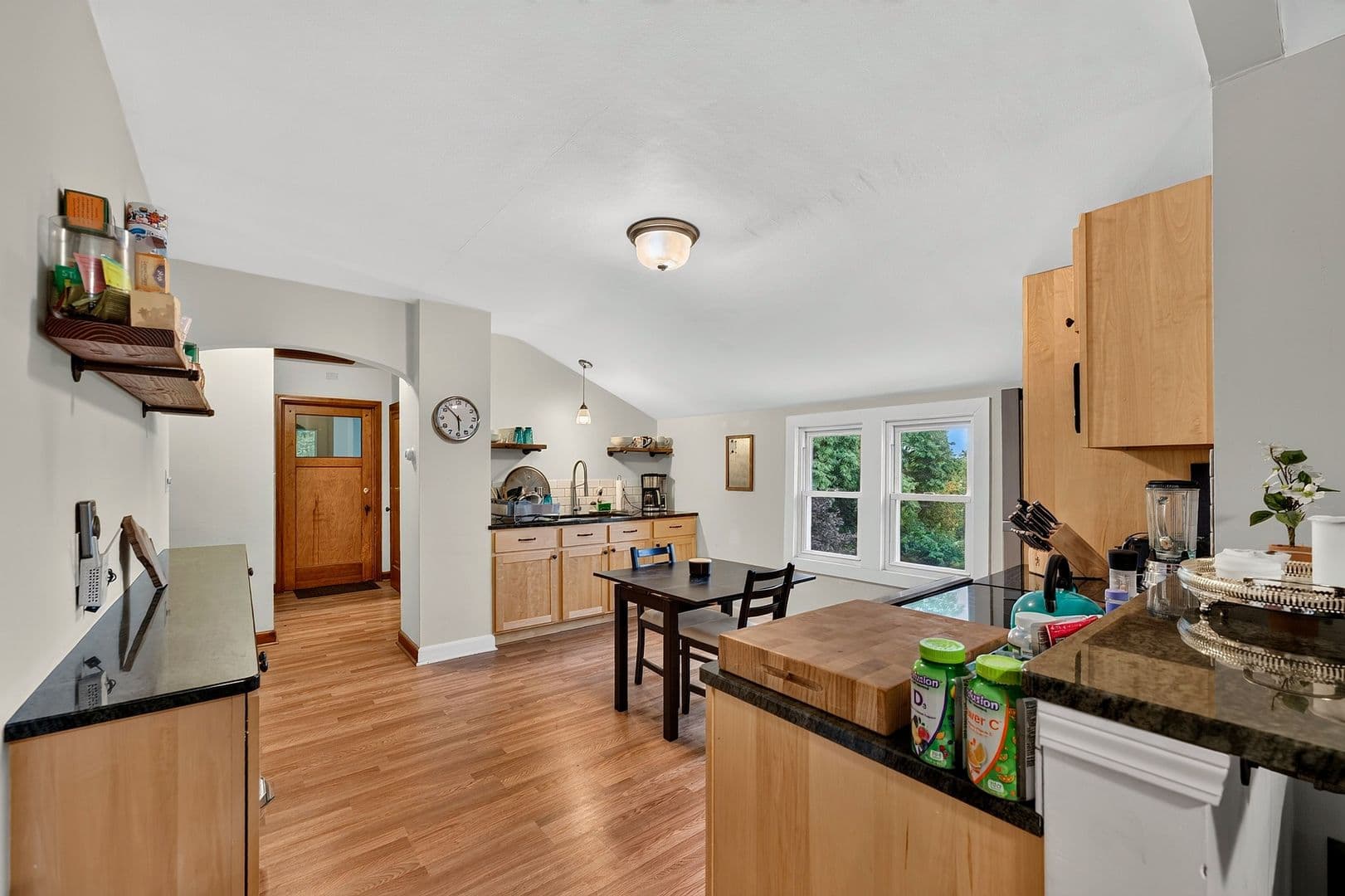 Wauwatosa Apartment: 1424 N 70th St