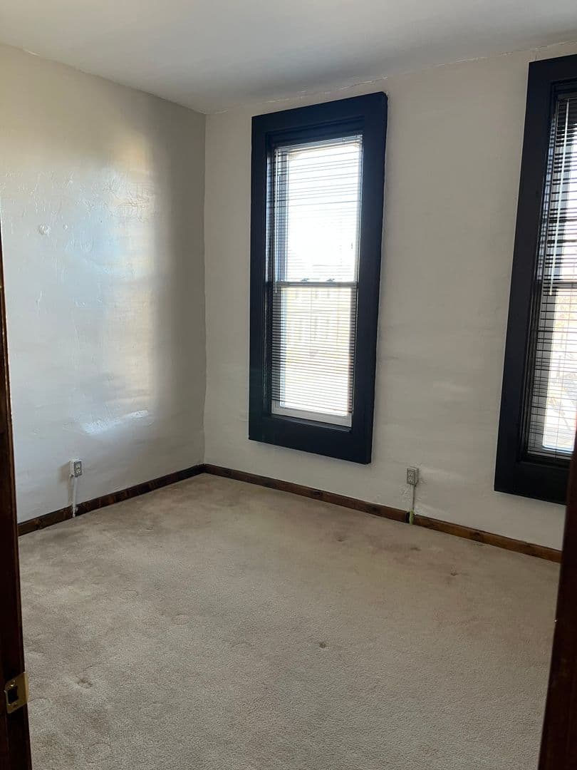 Milwaukee Apartment: 311 W Brown St